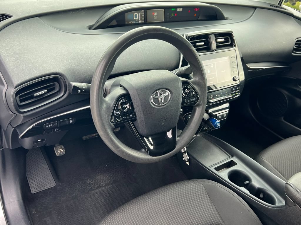 Used 2022 Toyota Prius L Eco FWD image 18