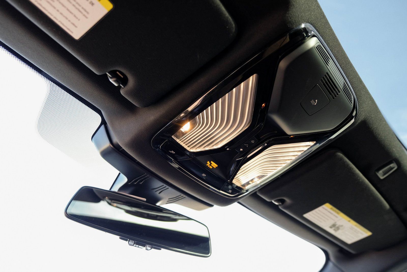 Used 2023 BMW 530i xDrive w/ Executive Package image 28