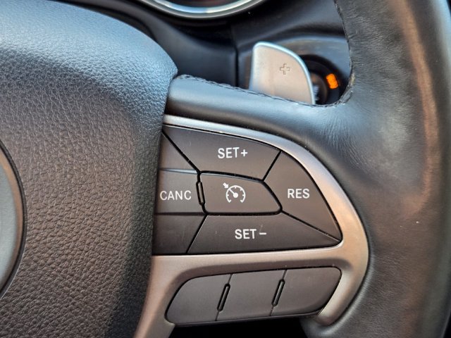 Used 2017 Jeep Grand Cherokee Altitude AWD/4WD image 21