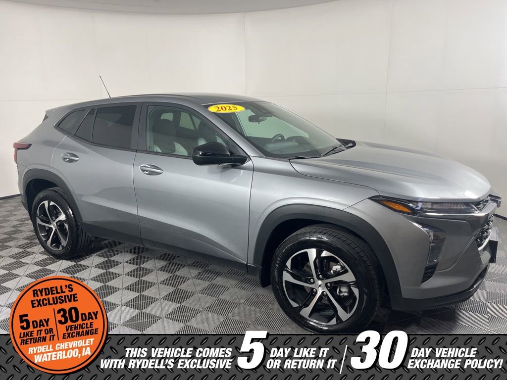 Certified 2025 Chevrolet Trax RS w/ Driver Confidence Package image 2