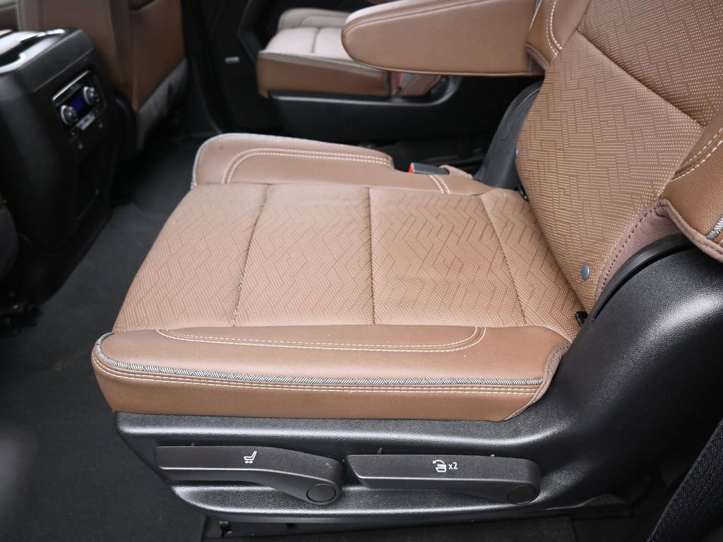 Used 2024 Chevrolet Tahoe High Country image 36