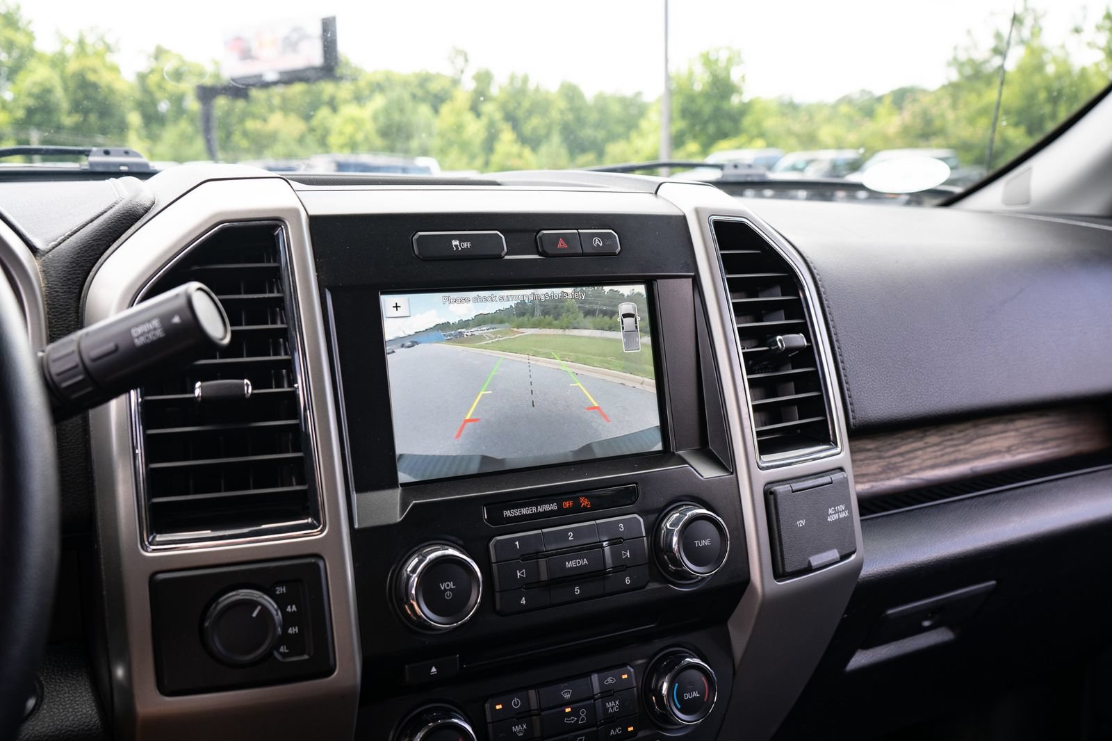 Used 2018 Ford F150 Lariat w/ Equipment Group 501A Mid AWD/4WD image 23