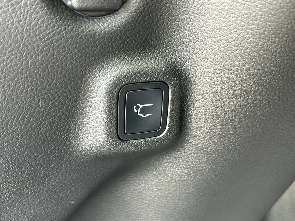 New 2025 Jeep Compass Latitude w/ Sun & Sound Group AWD/4WD image 42