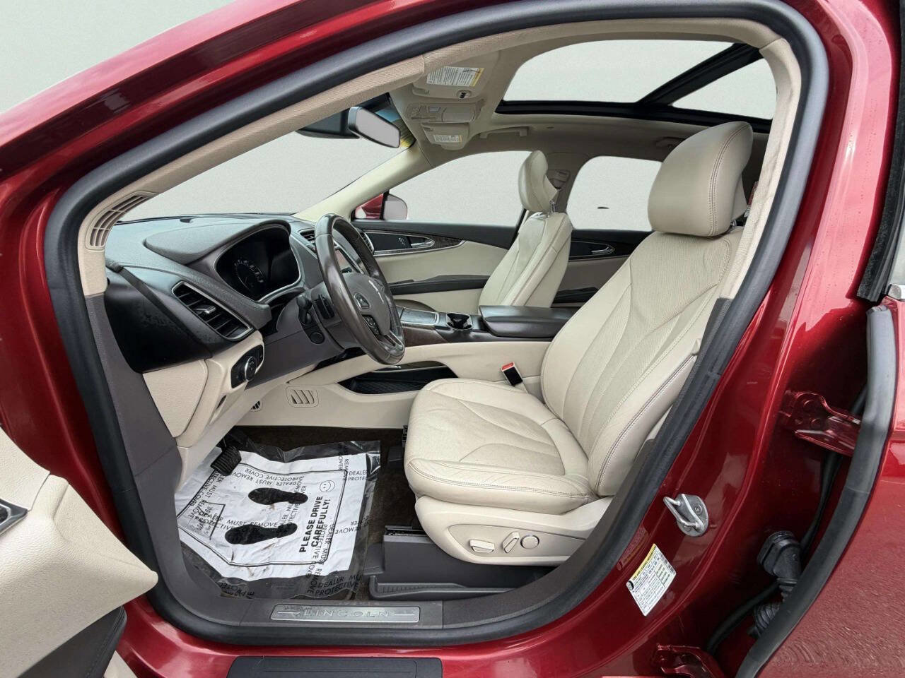 Used 2016 Lincoln MKX Reserve image 17