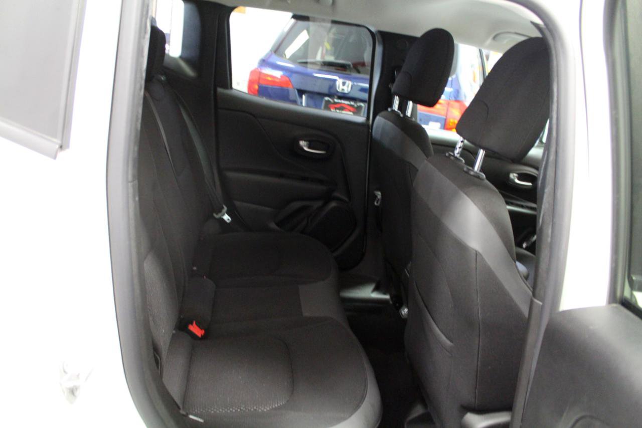 Used 2020 Jeep Renegade Altitude AWD/4WD image 24