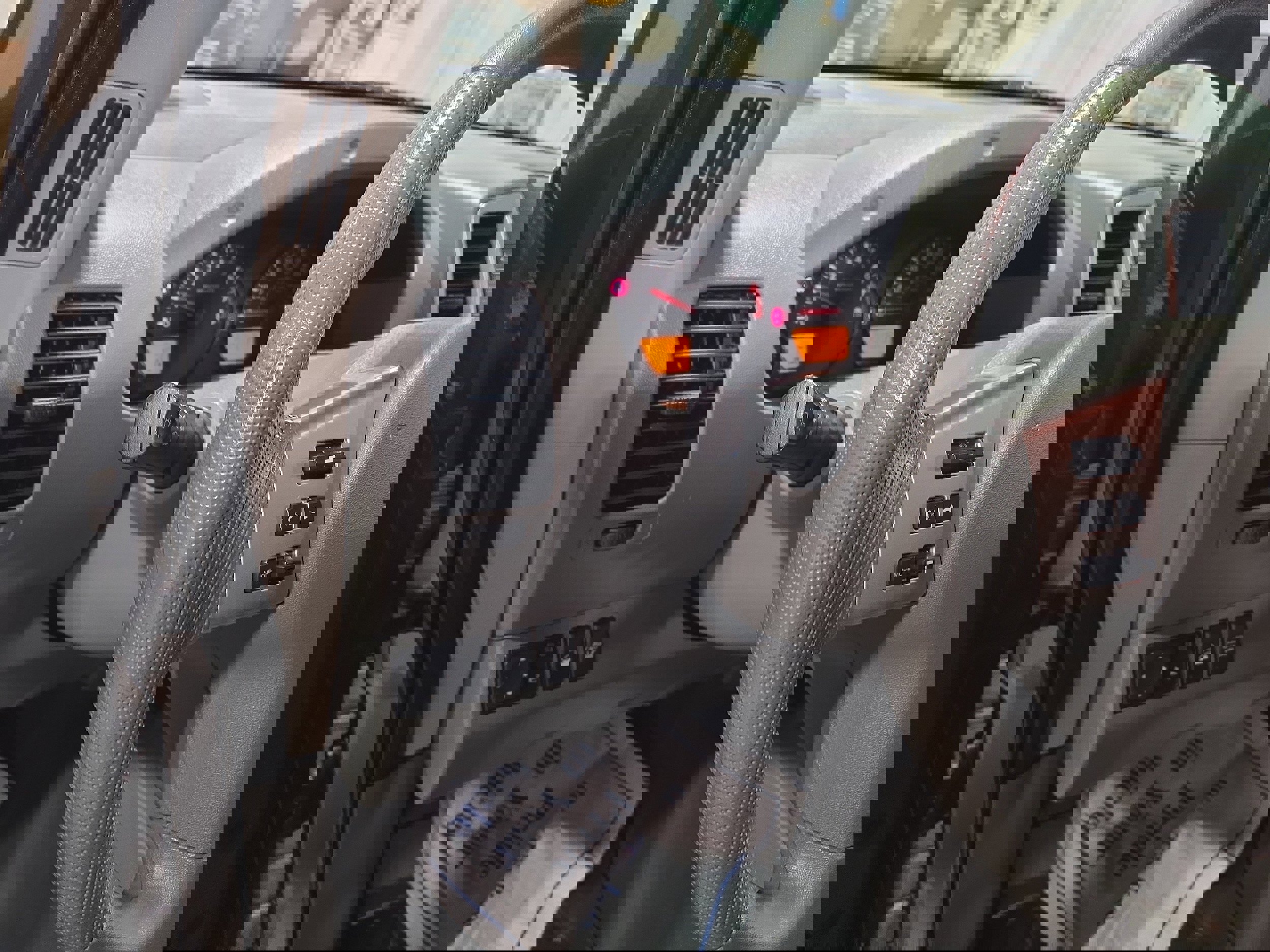 Used 2020 Nissan Frontier SV w/ Midnight Edition Floor Mats image 15