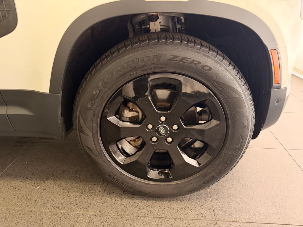 Used 2023 Land Rover Defender 110 S AWD/4WD image 10