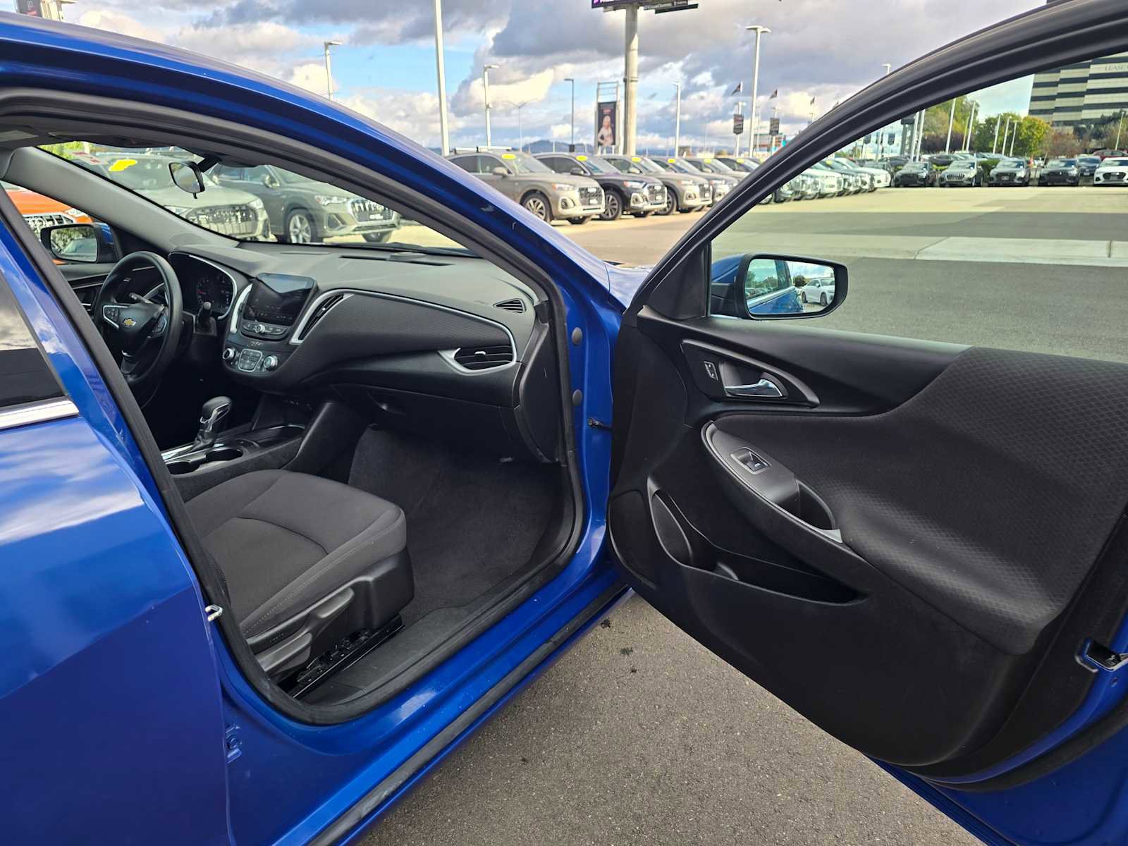 Used 2023 Chevrolet Malibu LT image 12