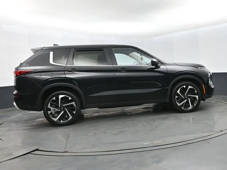 Used 2024 Mitsubishi Outlander Ralliart AWD/4WD image 4