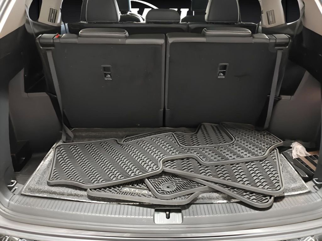 Certified 2023 Volkswagen Atlas SE image 14