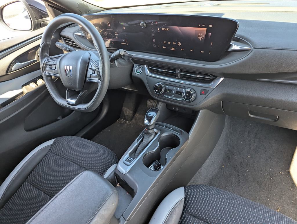 Used 2025 Buick Envista Preferred FWD image 31