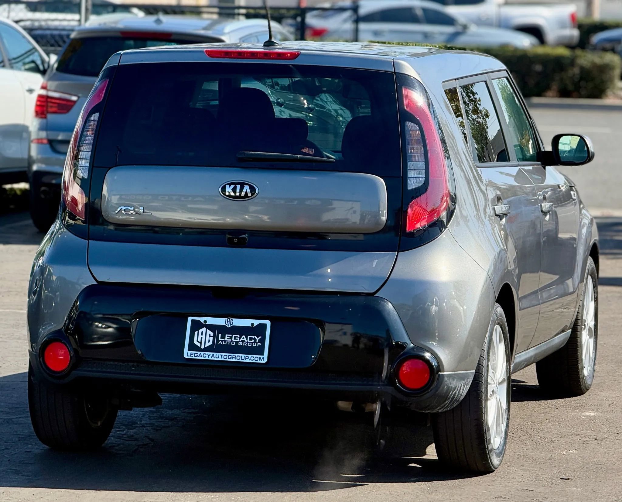 Used 2016 Kia Soul + image 3