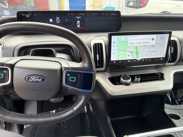 Used 2025 Ford Expedition Active AWD/4WD image 46
