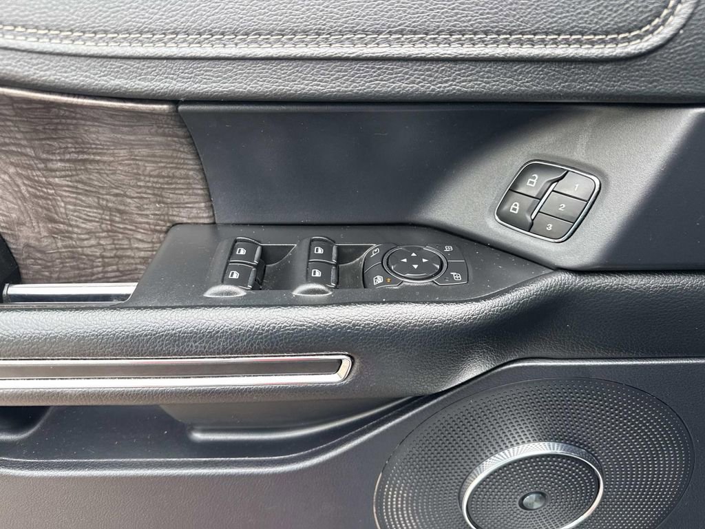 Used 2020 Ford Expedition Max Limited RWD image 21