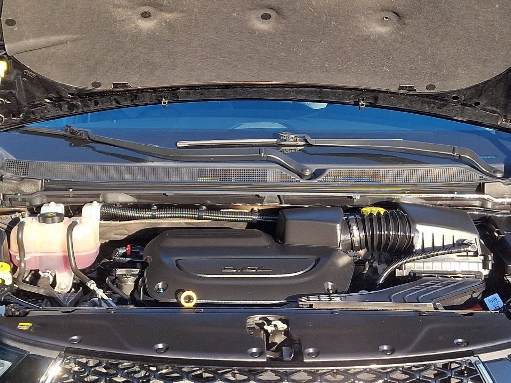 Used 2024 Chrysler Pacifica Touring-L FWD image 30
