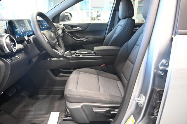 New 2026 Chevrolet Equinox LT w/ Safety and Technology Package FWD image 9