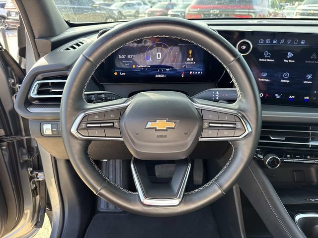 Used 2025 Chevrolet Traverse LT image 45