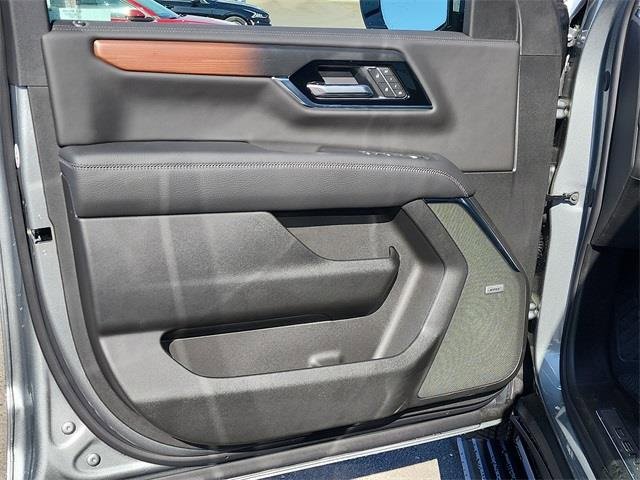 New 2026 GMC Yukon XL Denali w/ Sun & Power Step Package image 11