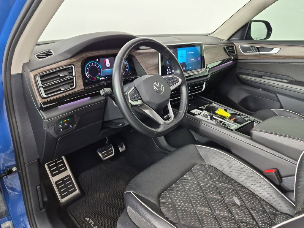 Used 2025 Volkswagen Atlas SEL Premium R-Line AWD/4WD image 17