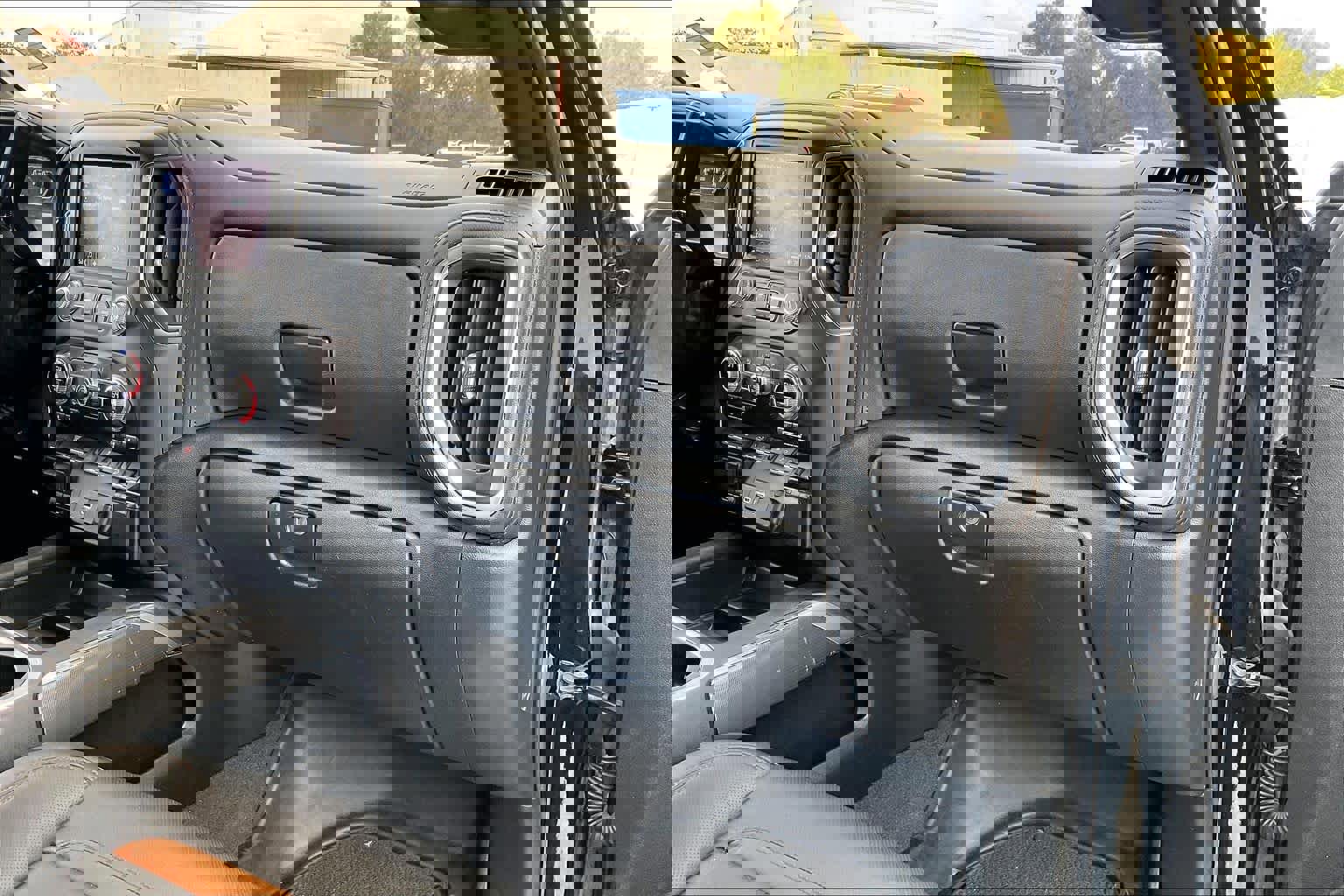 Used 2022 GMC Sierra 2500 AT4 image 15