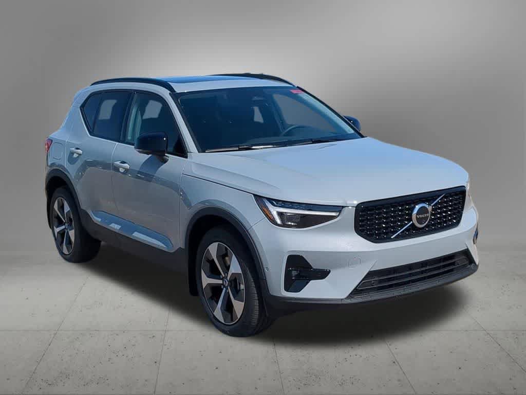 New 2026 Volvo XC40 B5 Plus w/ Protection Package Premier AWD/4WD image 8