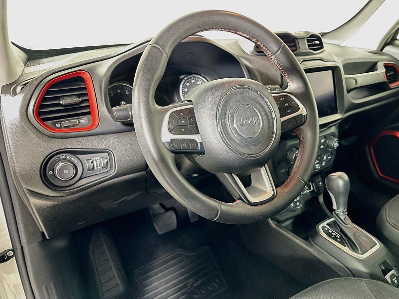 Used 2023 Jeep Renegade Trailhawk AWD/4WD image 9