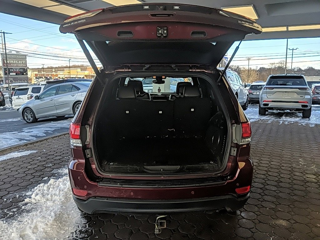 Used 2018 Jeep Grand Cherokee Laredo image 9