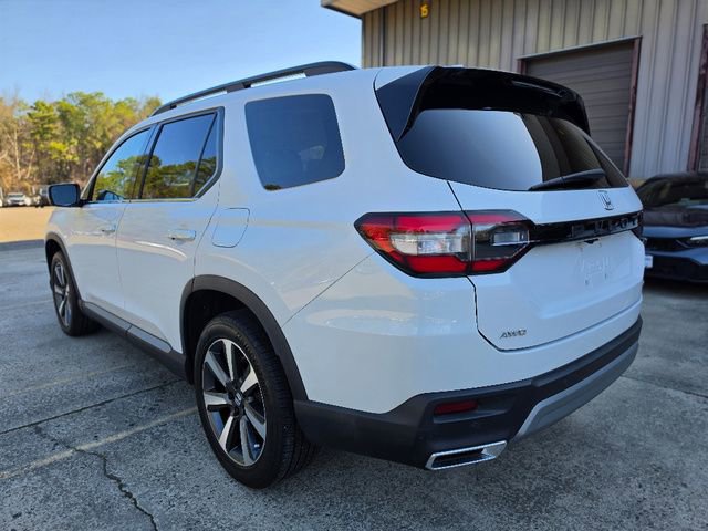 Used 2023 Honda Pilot Touring image 3