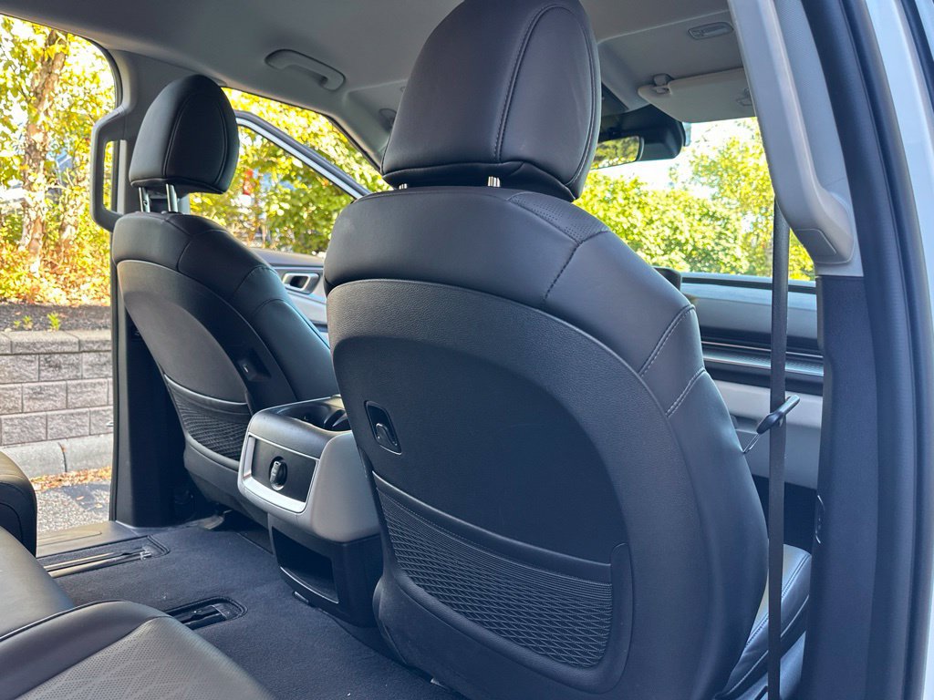 Used 2024 Kia Carnival LX FWD image 27