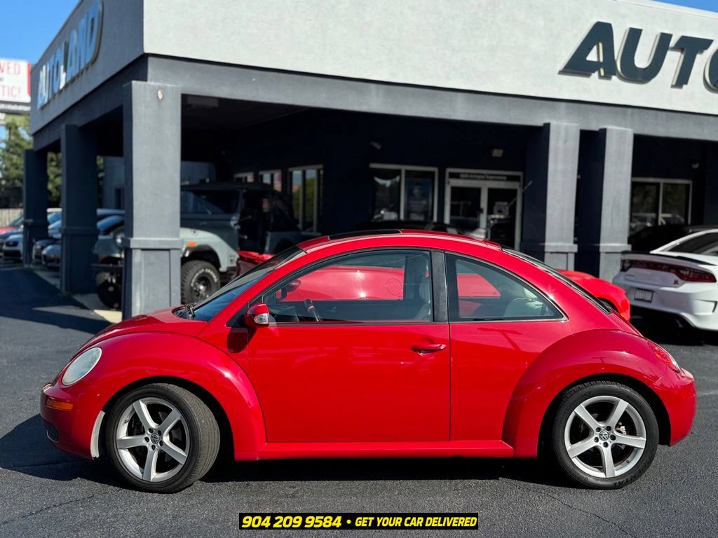 Used 2010 Volkswagen Beetle Coupe FWD image 3