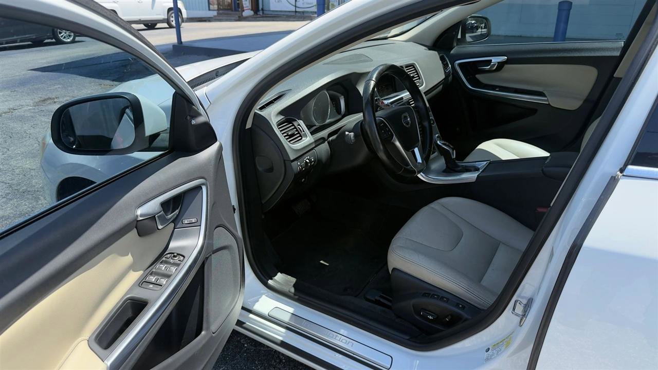 Used 2017 Volvo S60 T5 Inscription FWD image 9