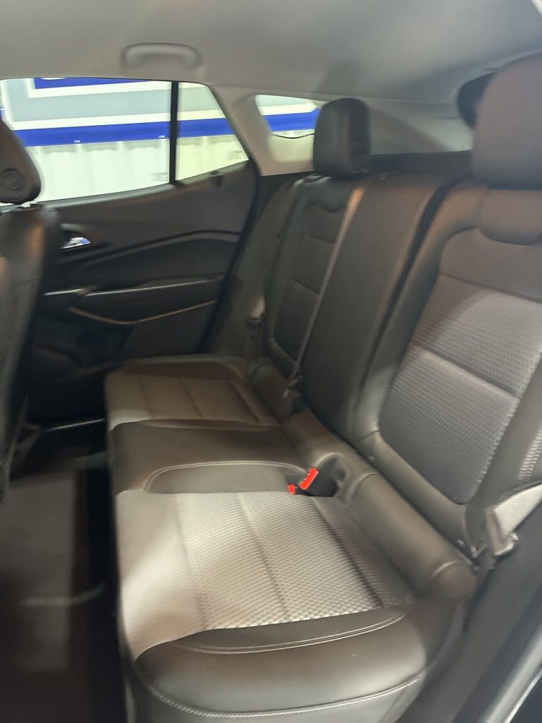 Used 2026 Chevrolet Trax LT FWD image 34