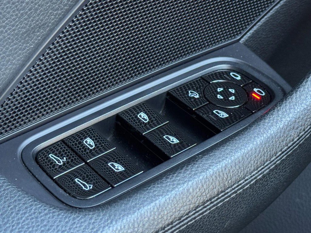 Used 2019 Porsche Panamera 4 image 23