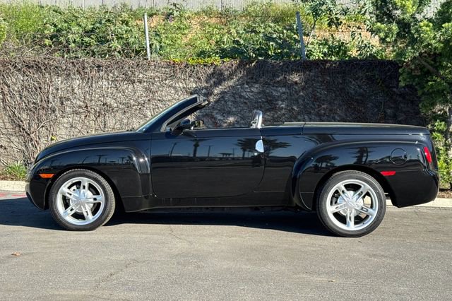 Used 2004 Chevrolet SSR w/ Preferred Equipment Group image 7