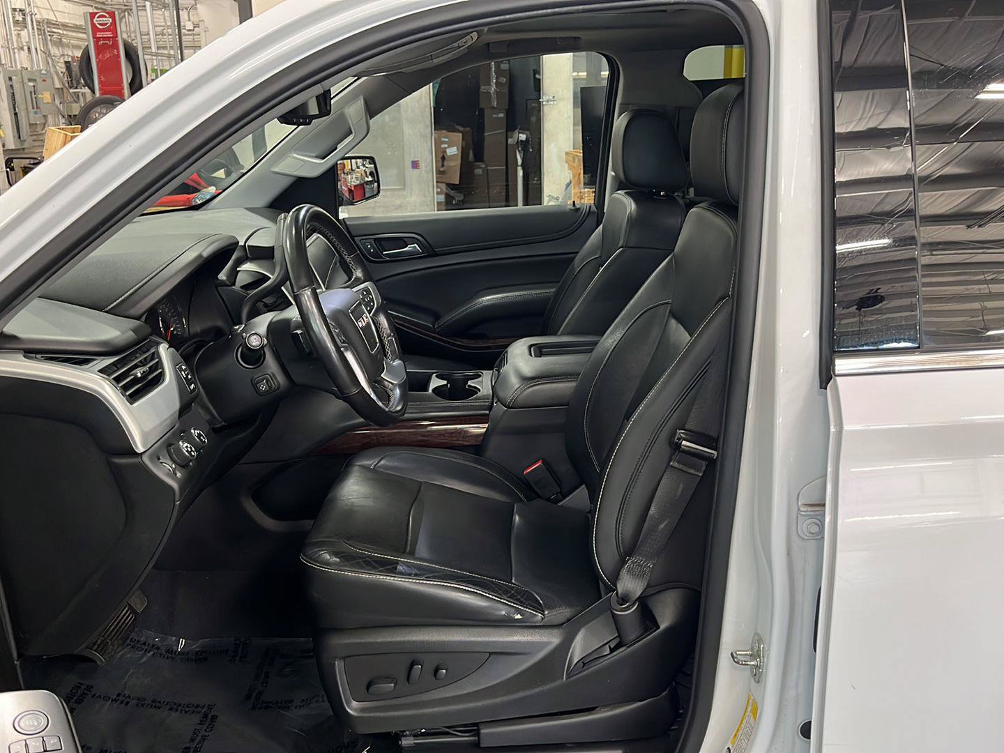 Used 2020 GMC Yukon SLT AWD/4WD image 11