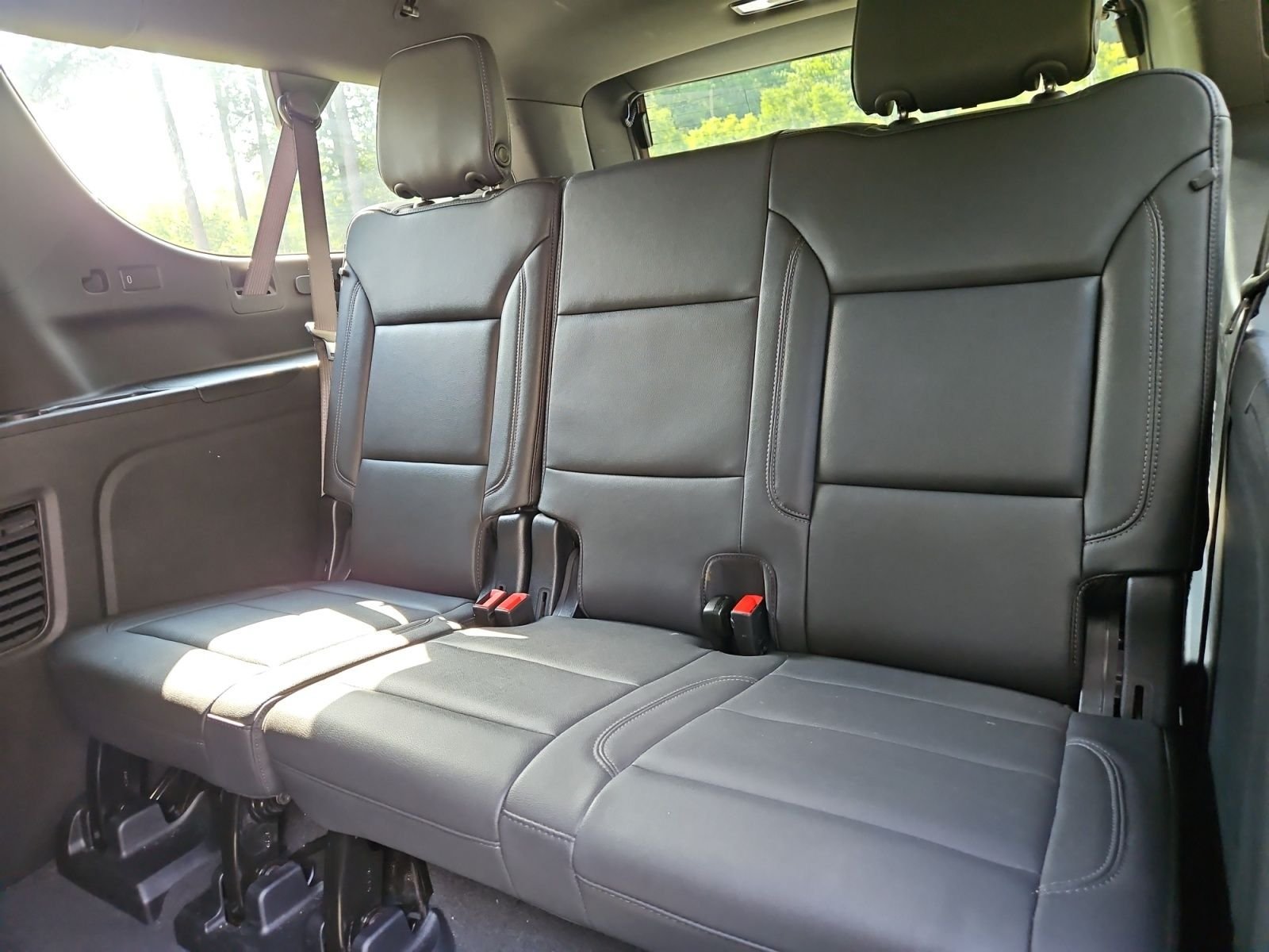 Used 2025 Chevrolet Suburban LT RWD image 20