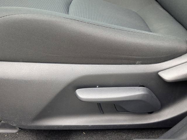 Used 2021 Toyota RAV4 LE image 19