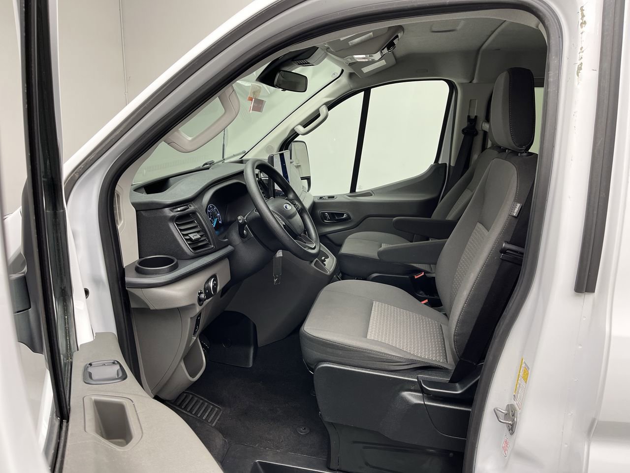 Certified 2024 Ford Transit 350 XLT RWD image 3