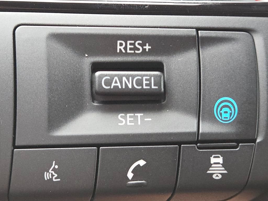 New 2026 Nissan Kicks SR w/ Cold Weather Package AWD/4WD image 15