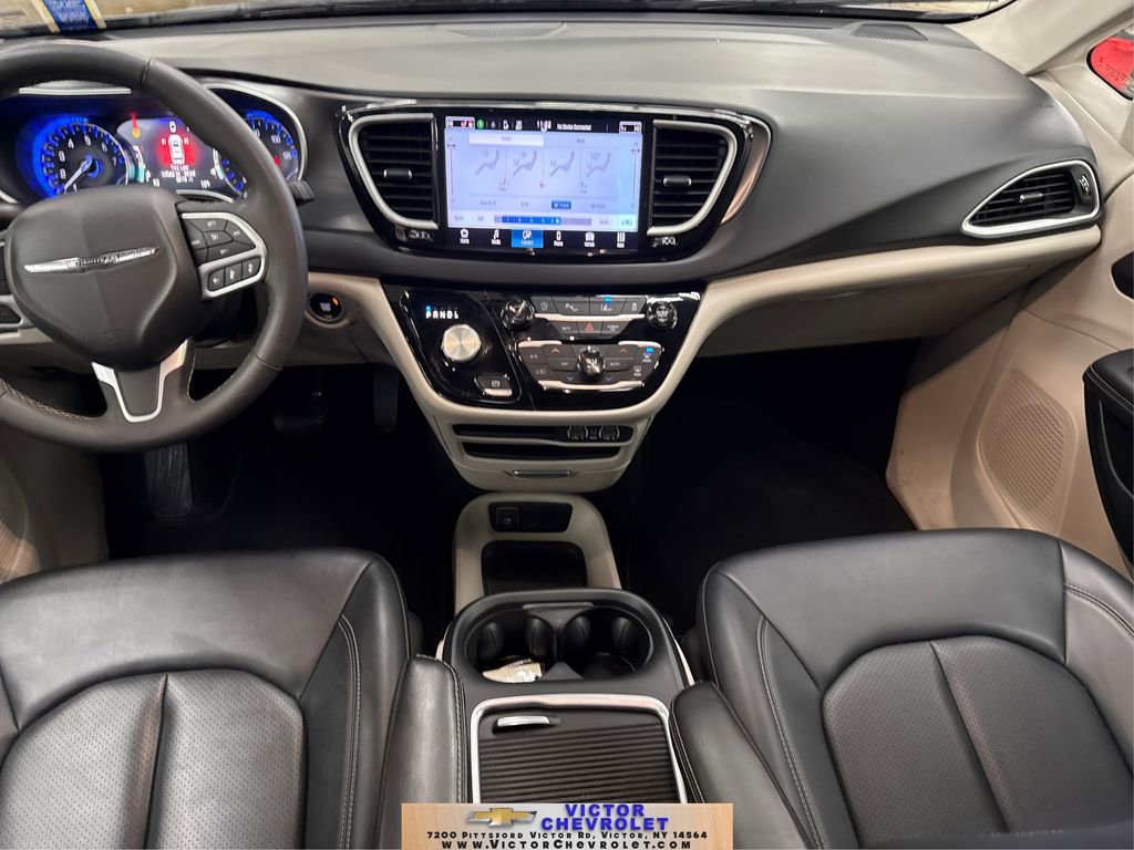 Used 2024 Chrysler Pacifica Touring-L image 22