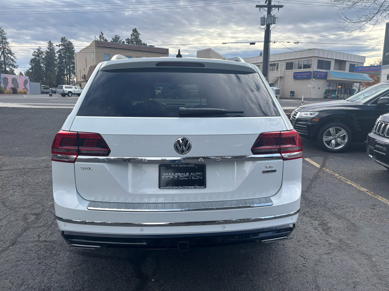 Used 2019 Volkswagen Atlas SEL R-Line image 4
