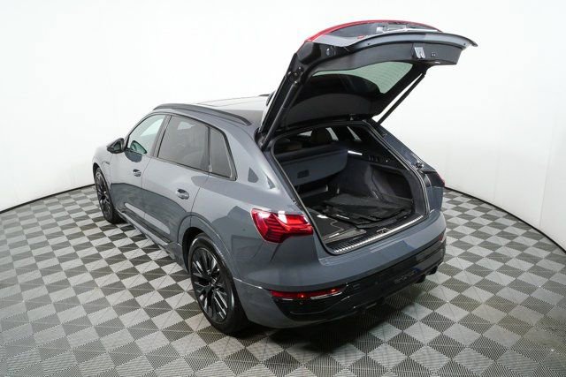 Certified 2024 Audi Q8 e-tron Prestige image 31