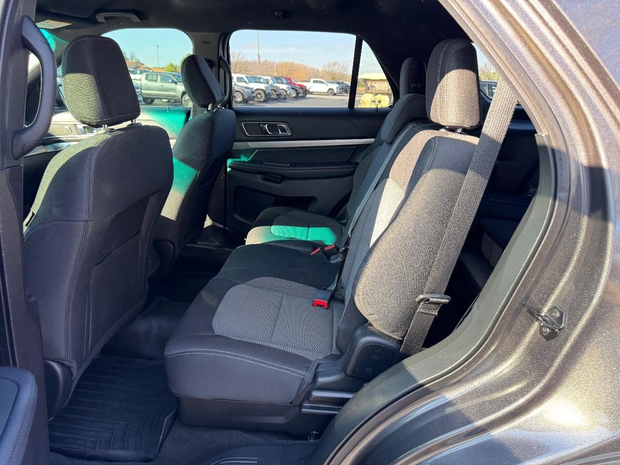 Used 2018 Ford Explorer XLT w/ Equipment Group 201A image 11