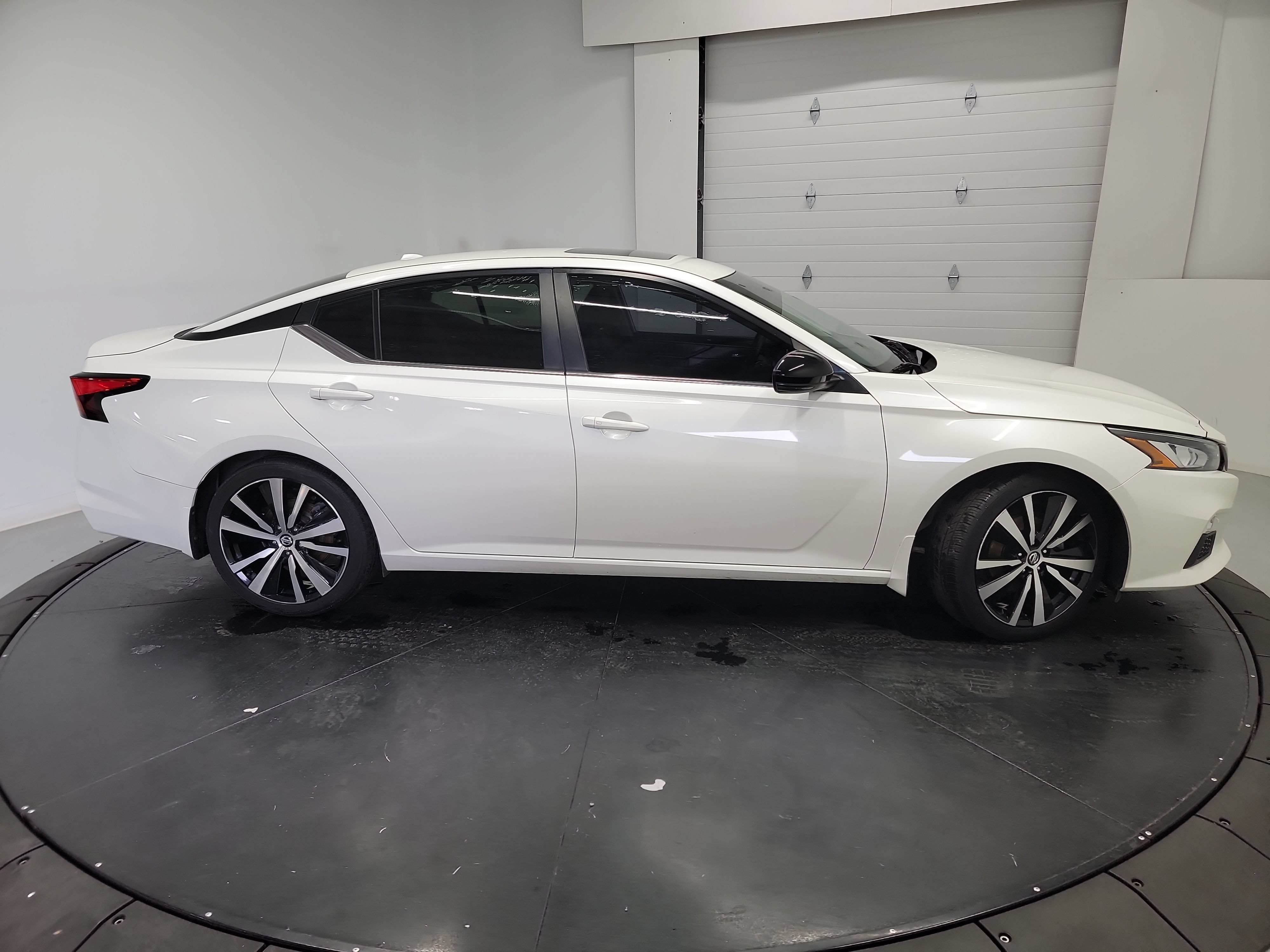 Used 2019 Nissan Altima 2.5 SR w/ SR Premium Package FWD image 11