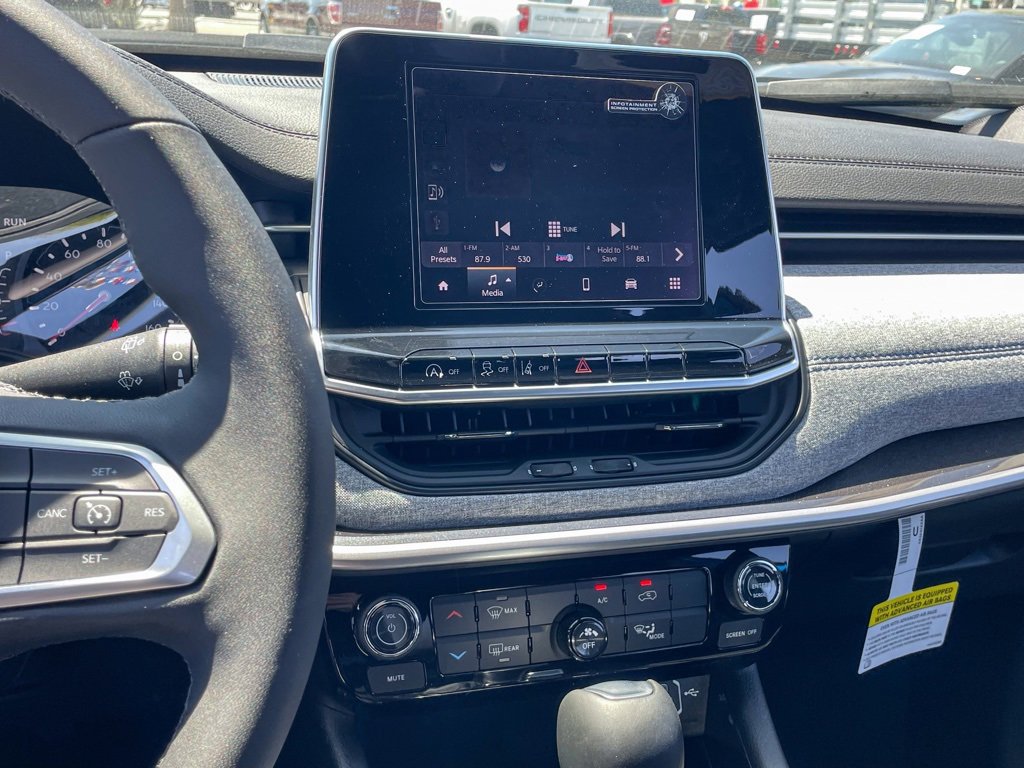 New 2025 Jeep Compass Latitude image 25