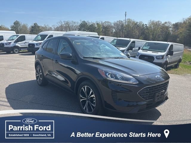 Used 2022 Ford Escape SE w/ SE Sport Appearance Package