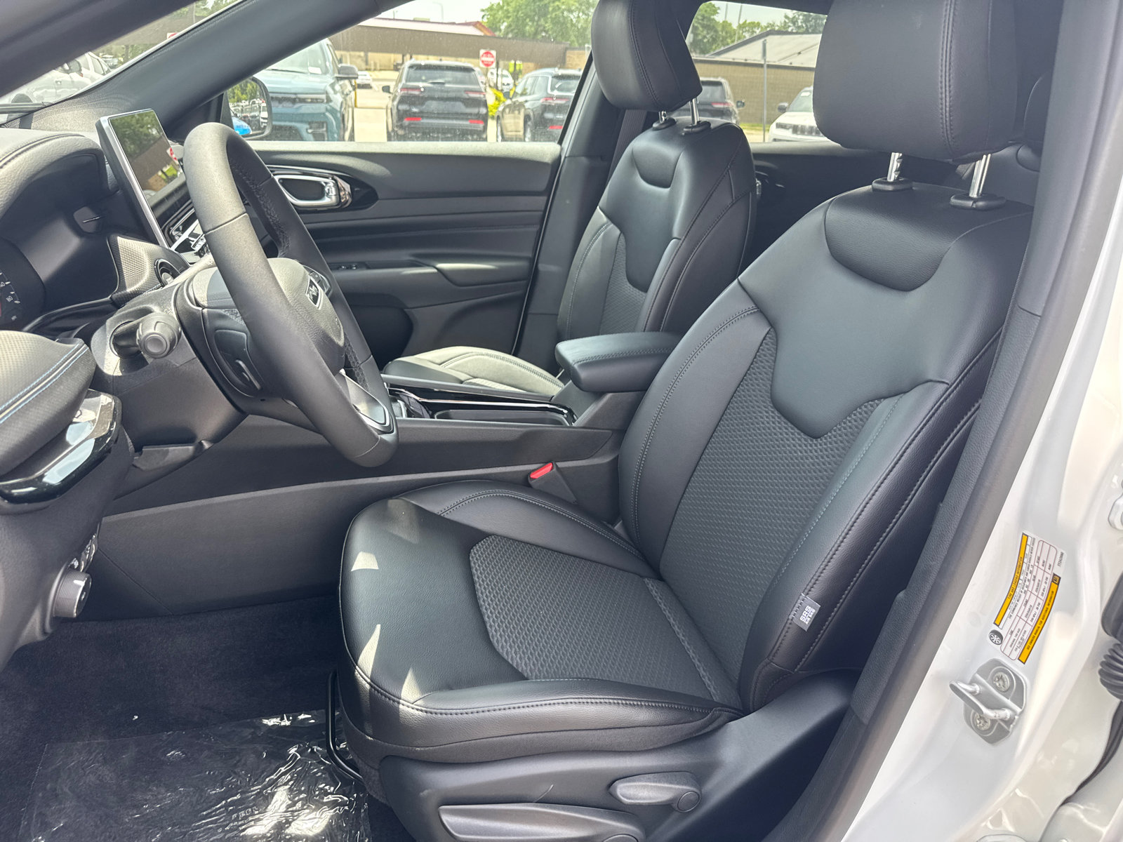 New 2026 Jeep Compass Latitude AWD/4WD image 9