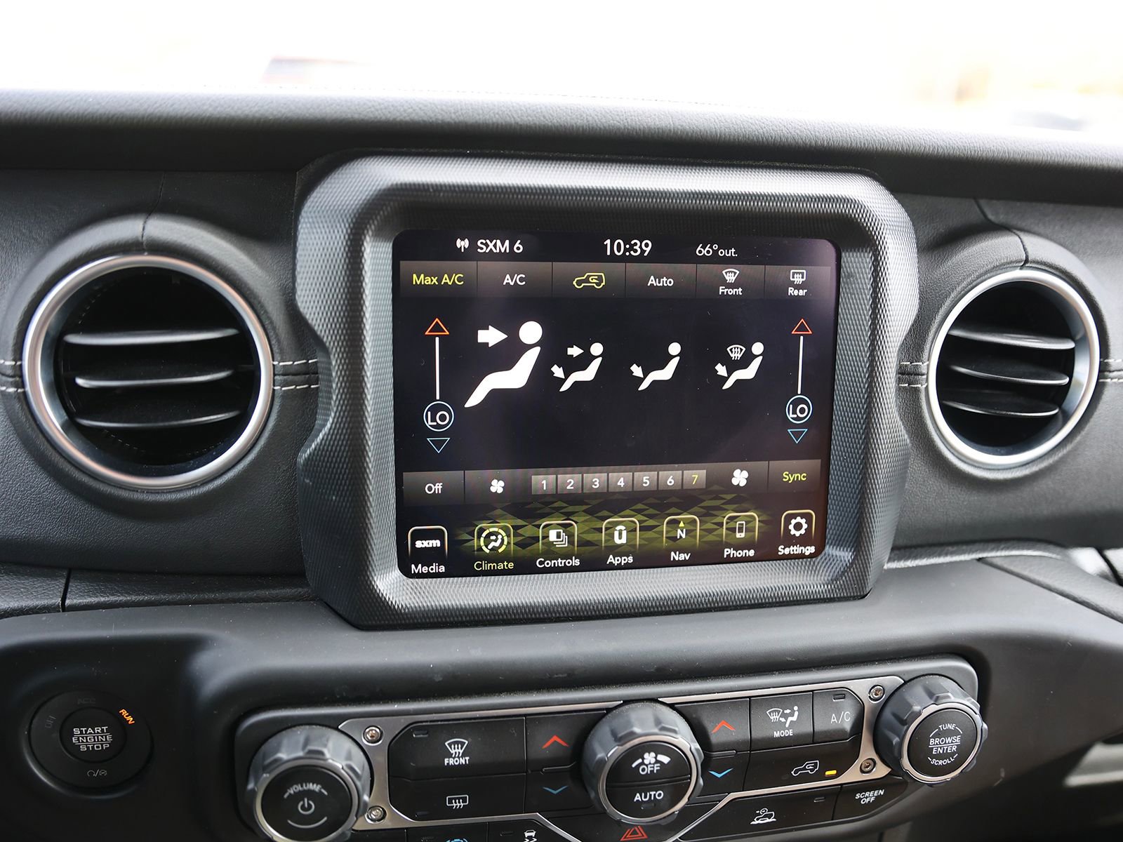 Used 2023 Jeep Wrangler Unlimited Sahara AWD/4WD image 27