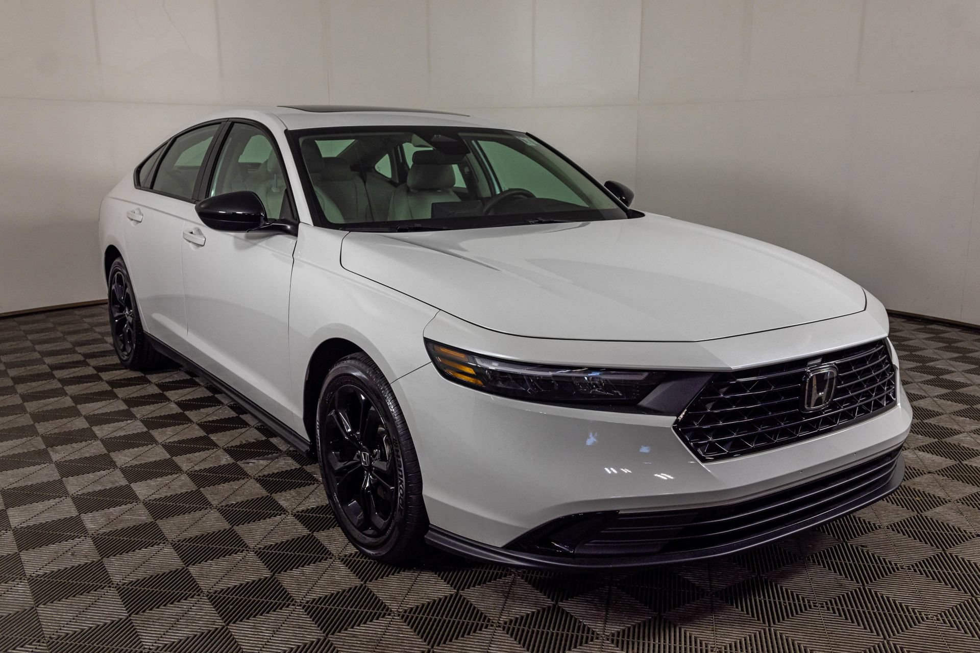 Used 2025 Honda Accord SE image 13