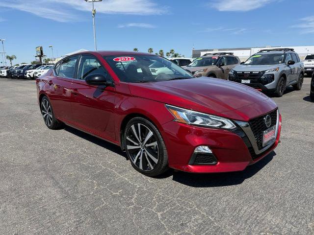 Certified 2022 Nissan Altima 2.5 SR FWD image 1